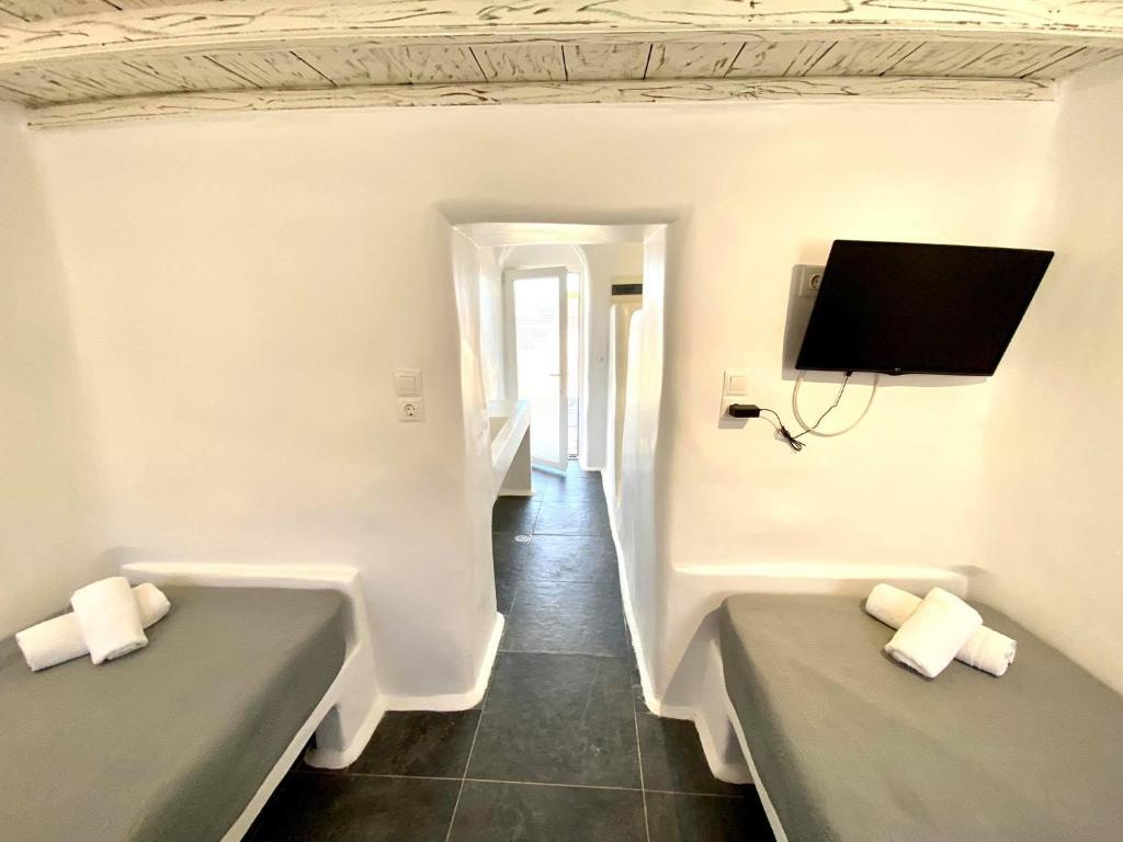 MYKONOS VIBES AIRPORT STUDIOS AND APARTMENTS photo 1