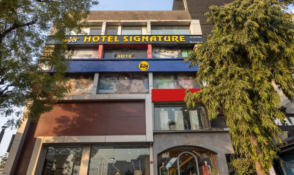 Itsy By Treebo - Signature, Nehru Nagar photo 1