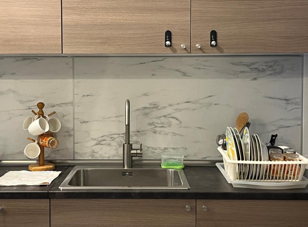 Family friendly 3 bedroom 8-10pax @Urban Suites photo 3