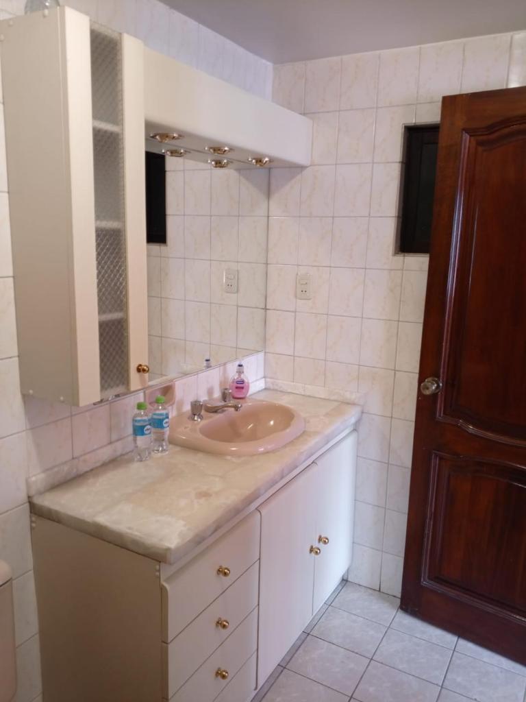 Hermosa Habitación en Av Arce frente a Multicine photo 2