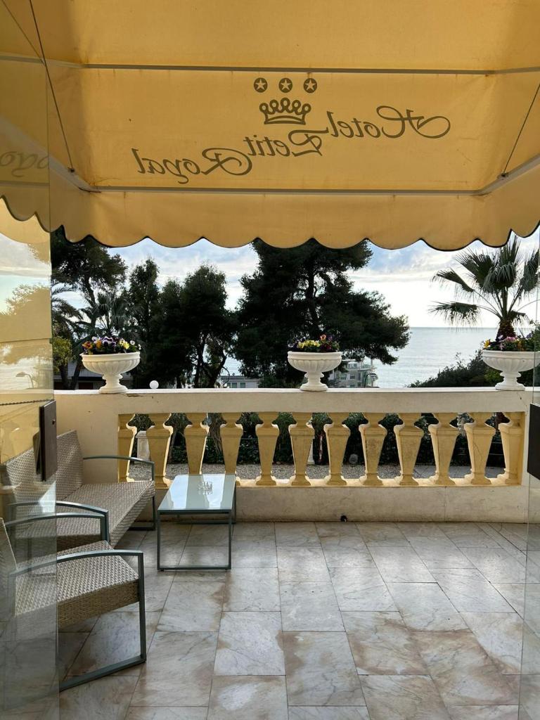 Hotel Petit Royal photo 2