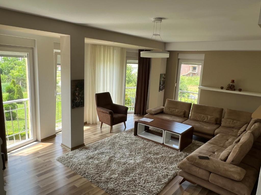 Luxury private House, near center photo 1