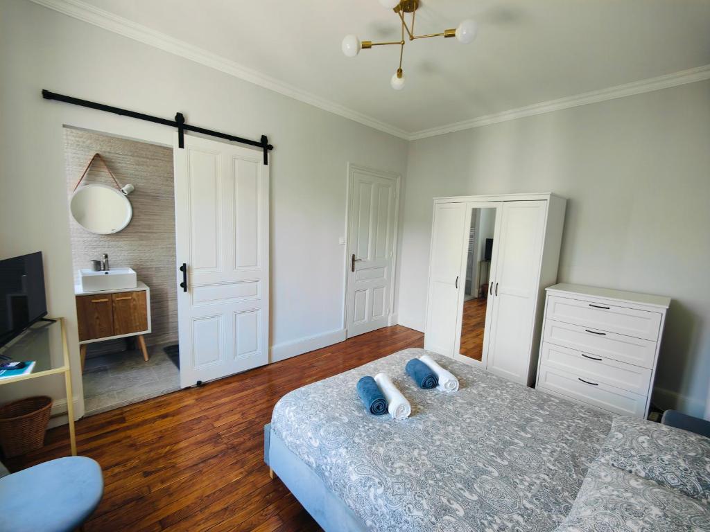 Chambres à louer - Maison spacieuse et centrale - Stationnement privé photo 4