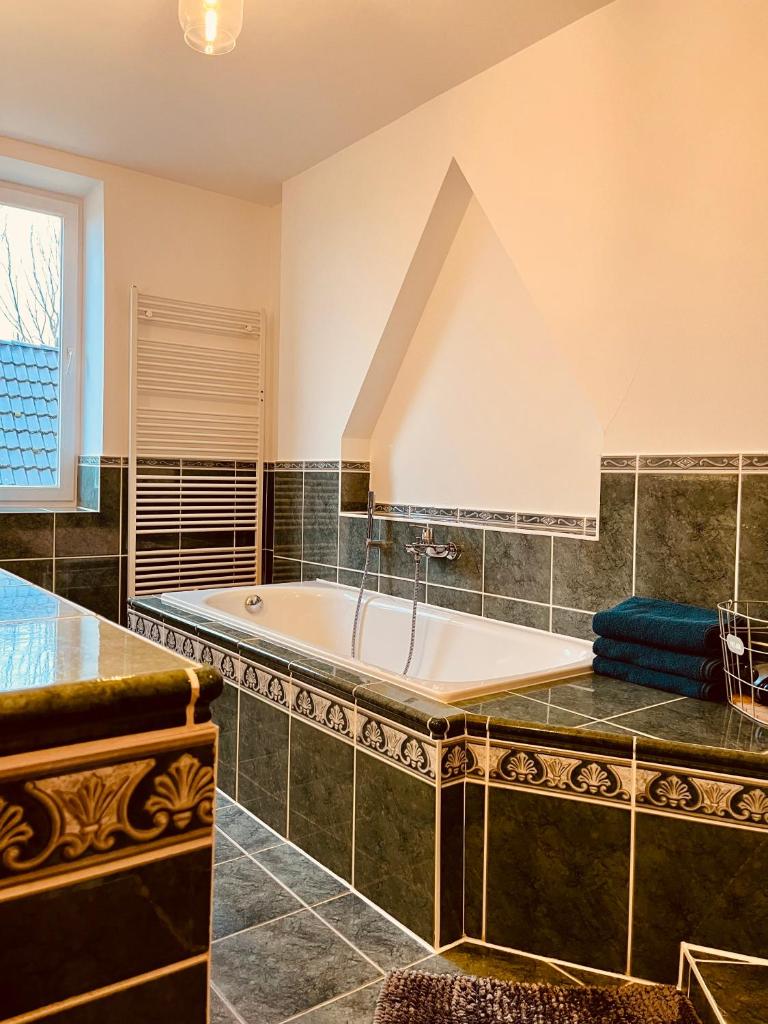 b e d & a g e d e s i g n -extra large- wunderschöne komplette Wohnung mit viel Platz & 4 Schlafzimmer photo 4