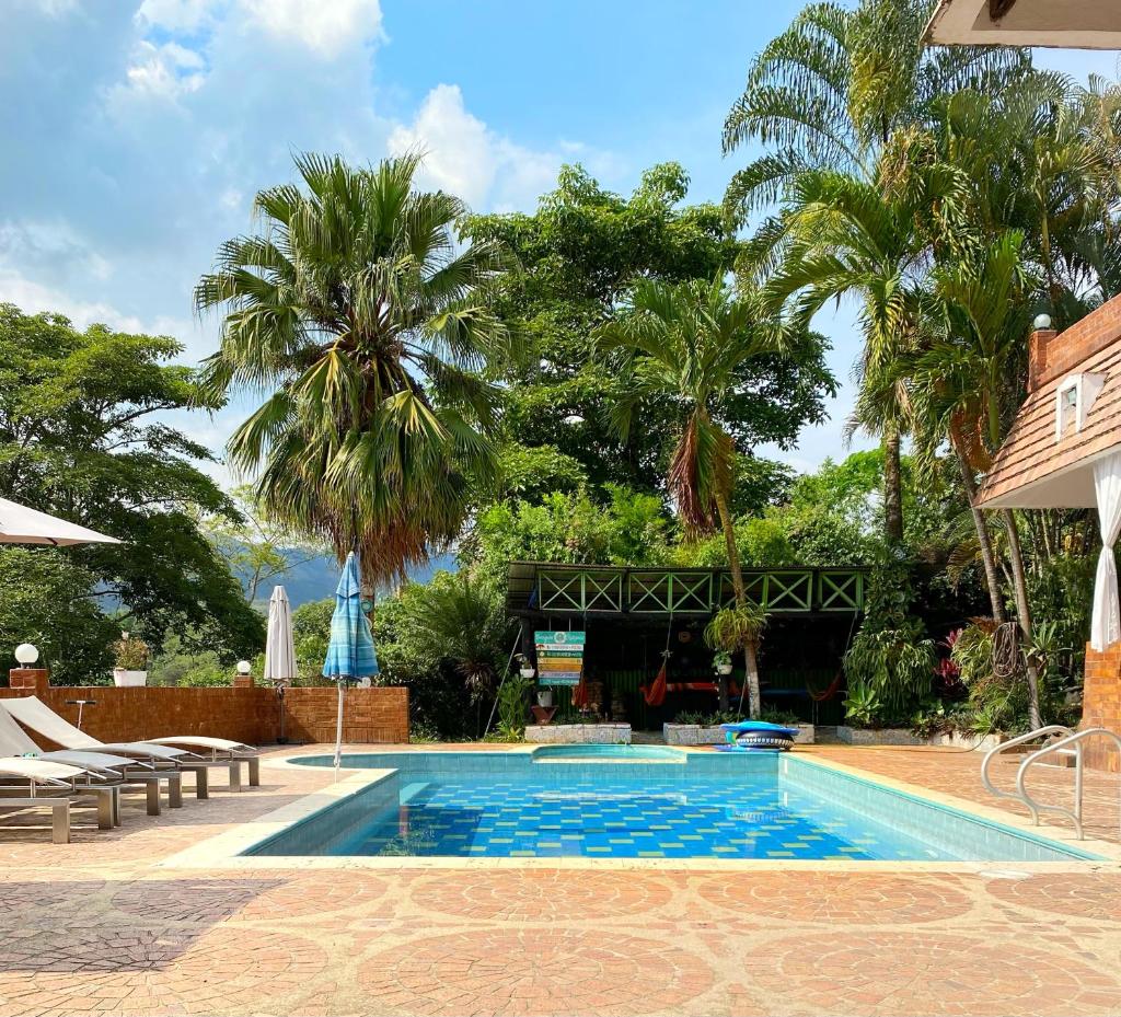 Hermosa casa de campo con piscina y zonas de juego photo 1