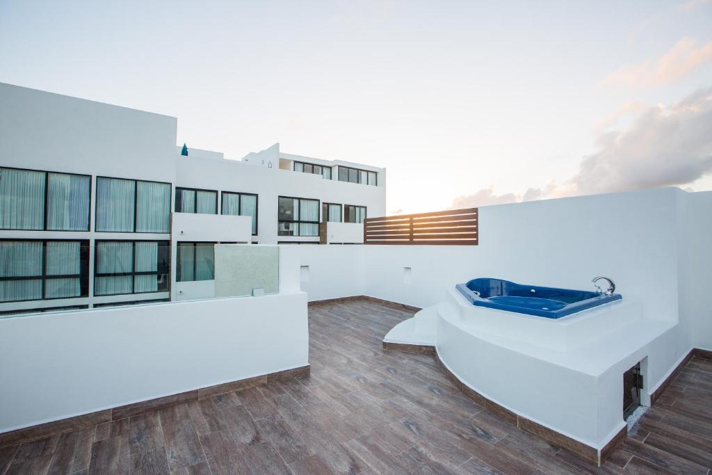 Best Apartments and Penthouses with Jacuzzi Pool in PDC!