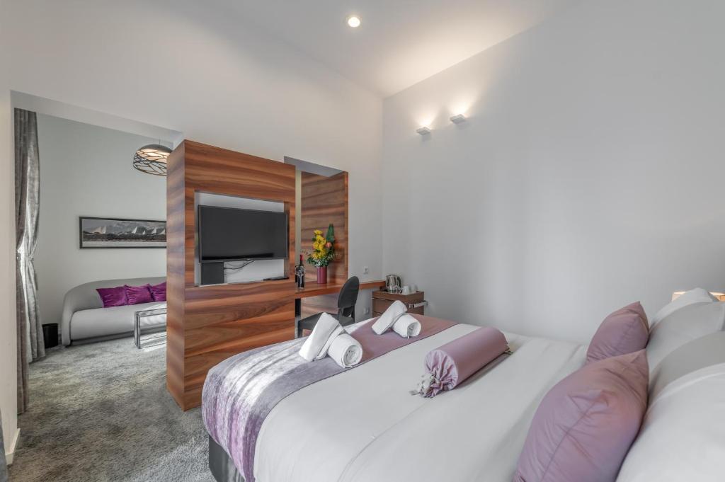 Starlight Luxury Suites photo 4
