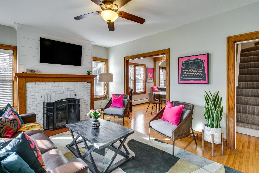 Spacious Detroit Lakes Home Walk to Downtown!