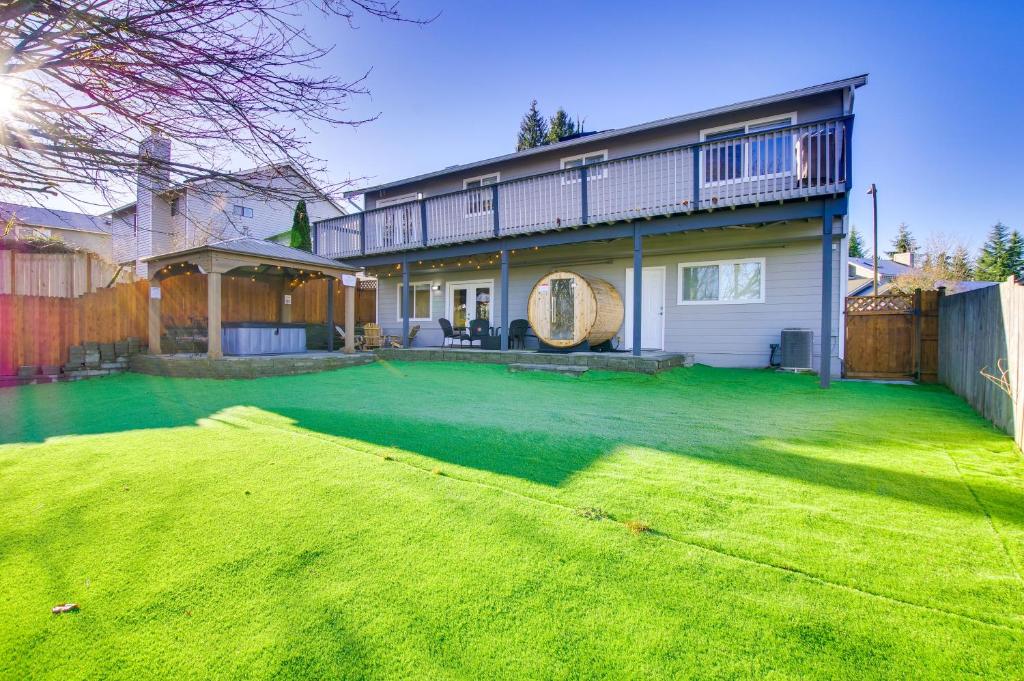 Modern Woodinville Home with Hot Tub and Sauna! photo 1