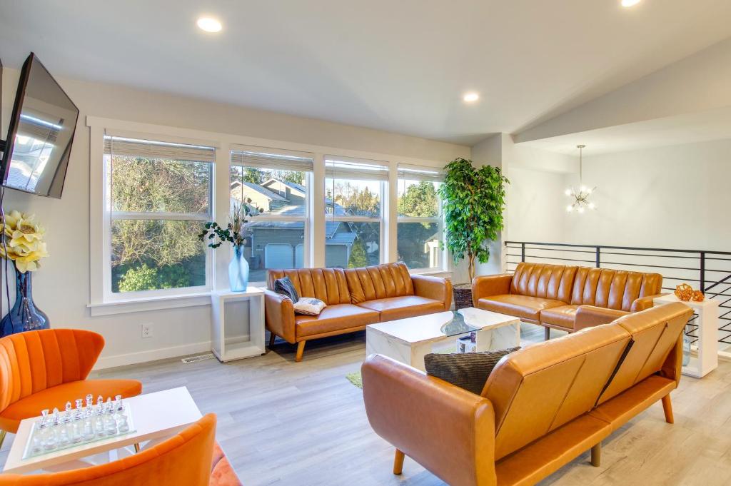 Modern Woodinville Home with Hot Tub and Sauna! photo 3