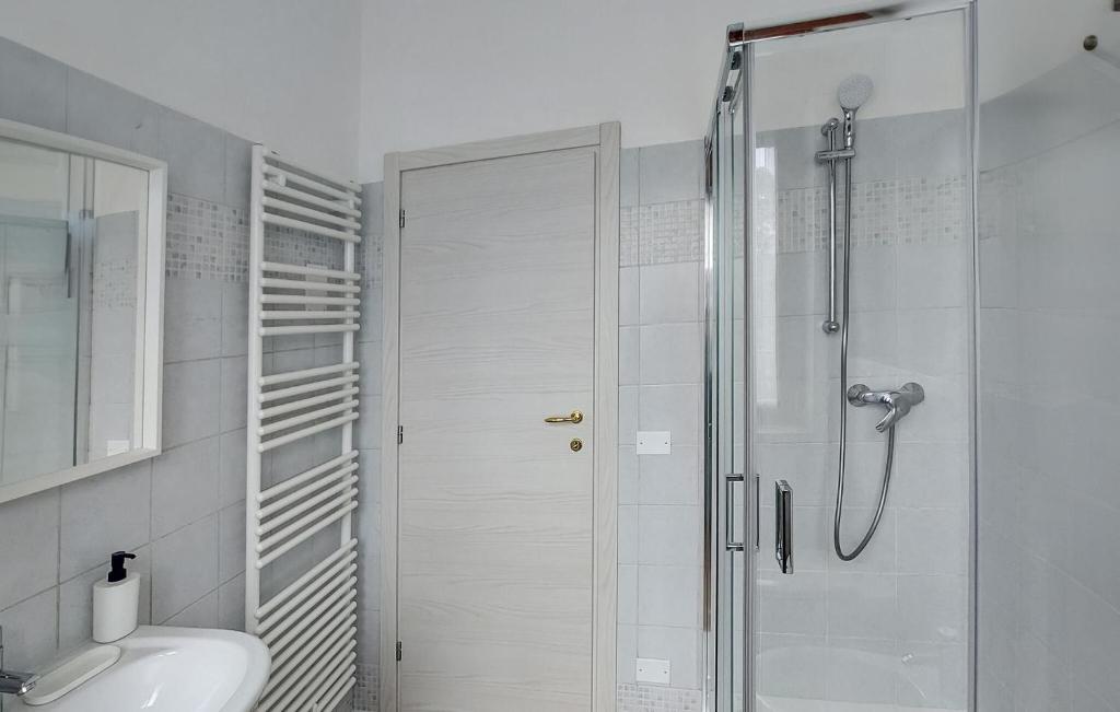 Stunning Apartment In Feltre With Kitchen photo 4