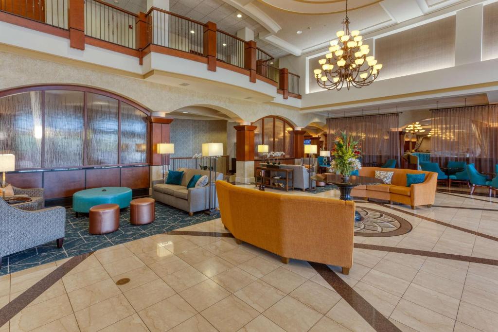 Drury Plaza Hotel St. Louis Chesterfield photo 2