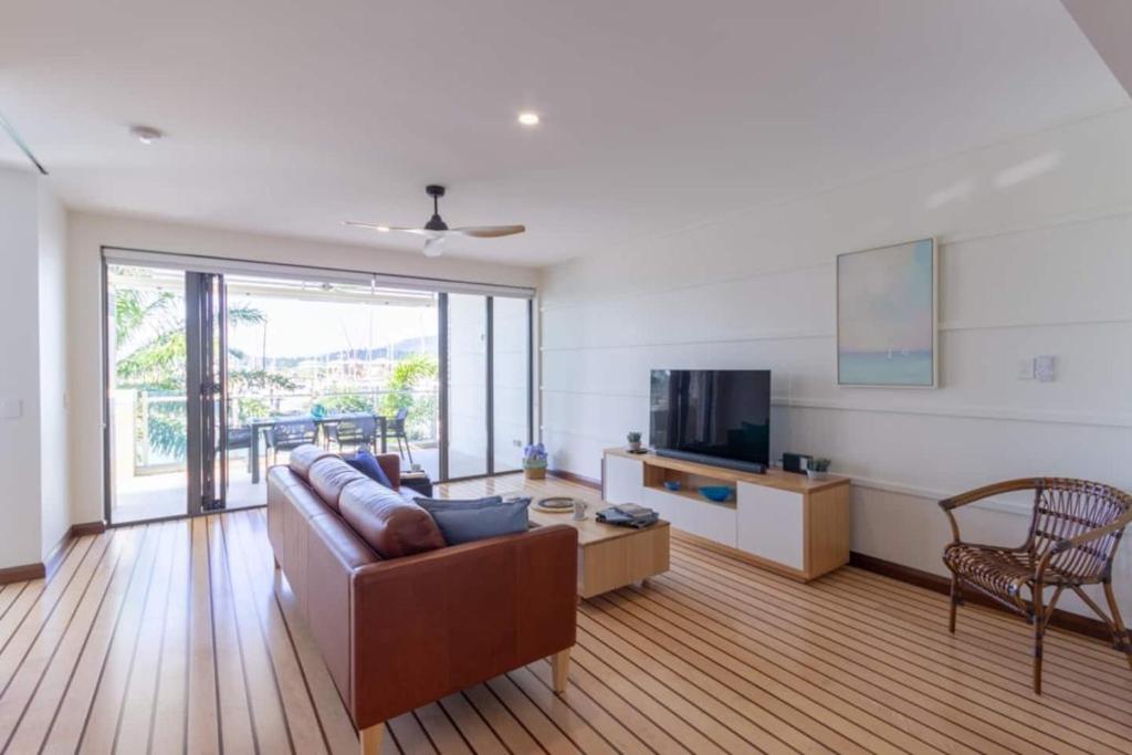 Waterfront@Boathouse Airlie Beach photo 4