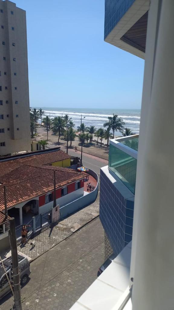 Apartamento frente da praia com varanda em Mongaguá photo 1