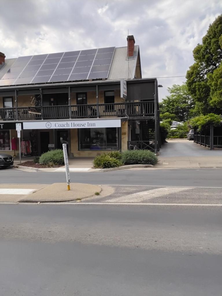 Coach House Inn photo 2