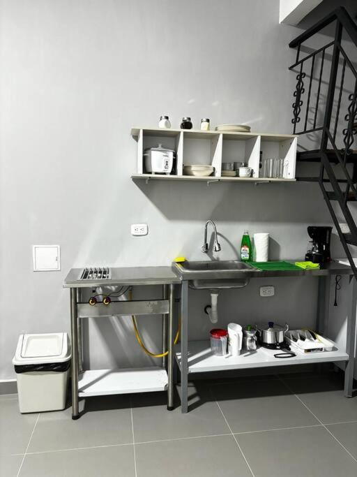 Acogedor apartaestudio con parking en Cartago photo 2