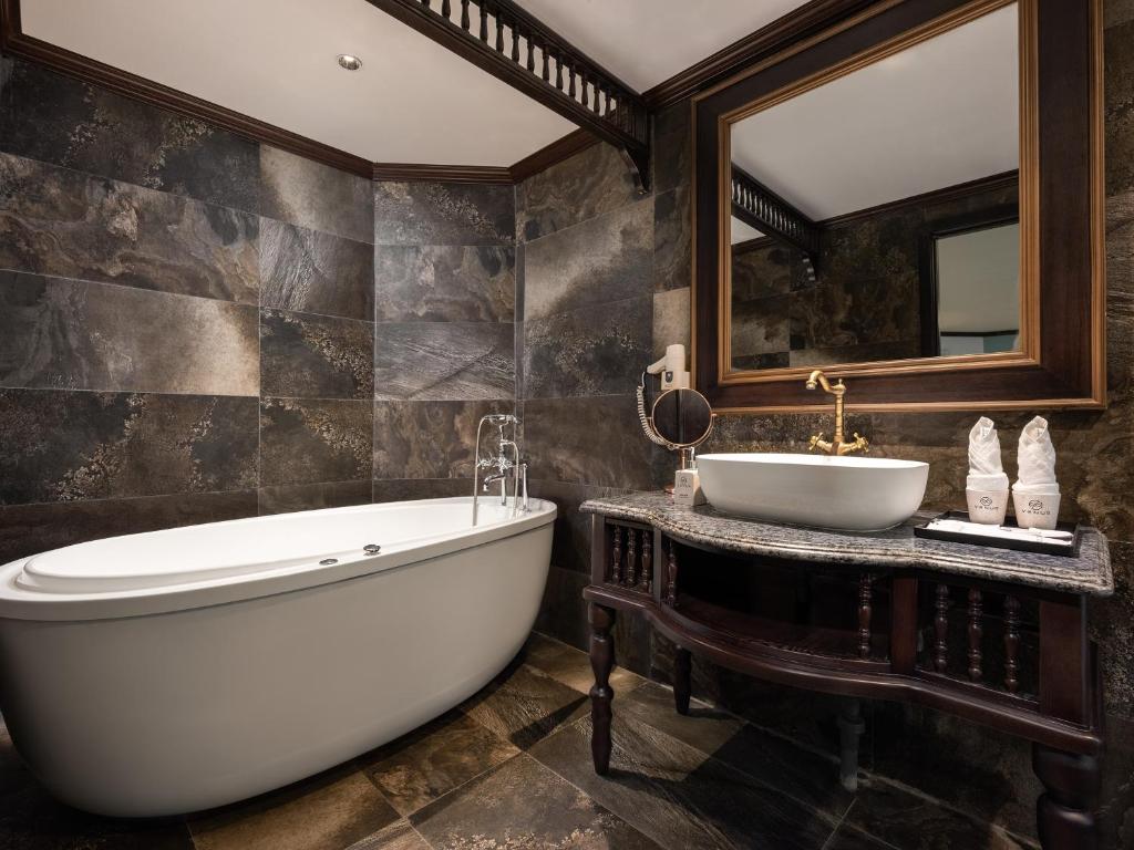 Era Premium Cruises Halong