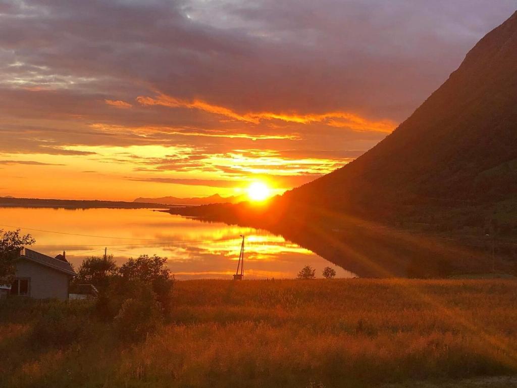 Flott hytte i Morfjorden, Laupstad photo 1