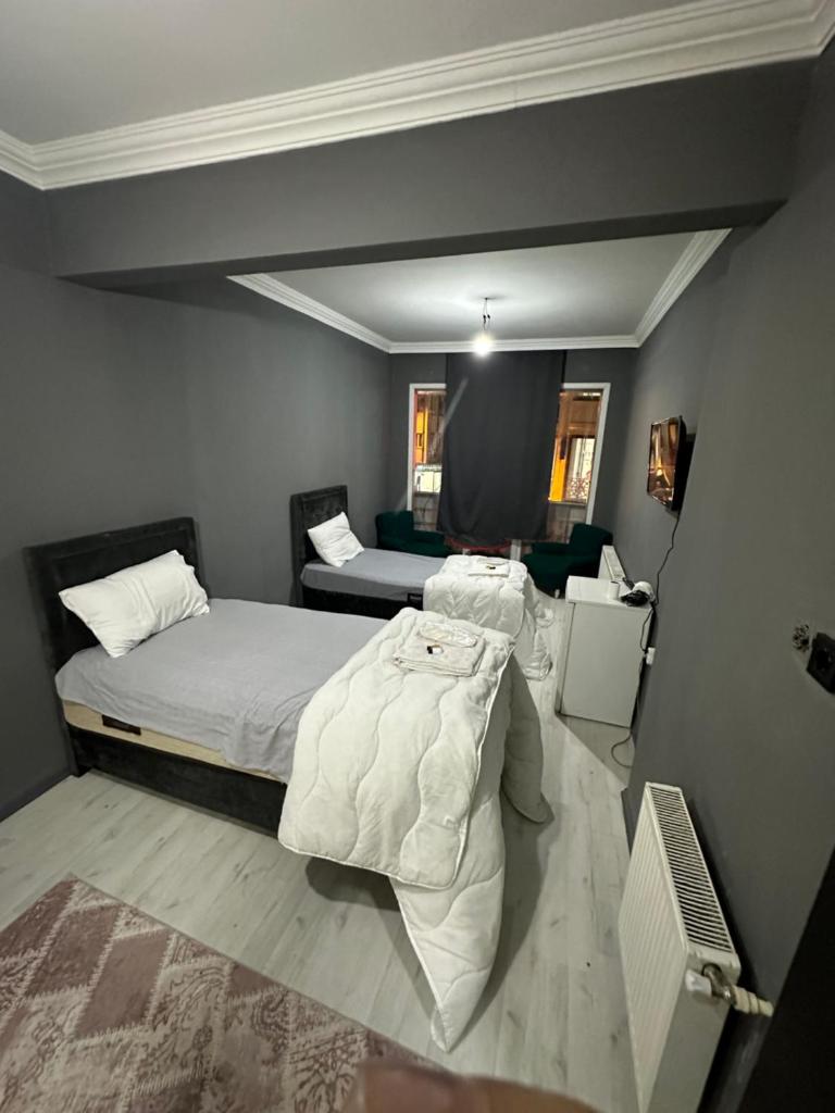 REYNA OTEL photo 3