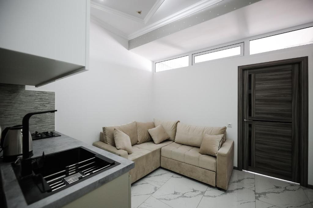 Yerevan city center apartment photo 4