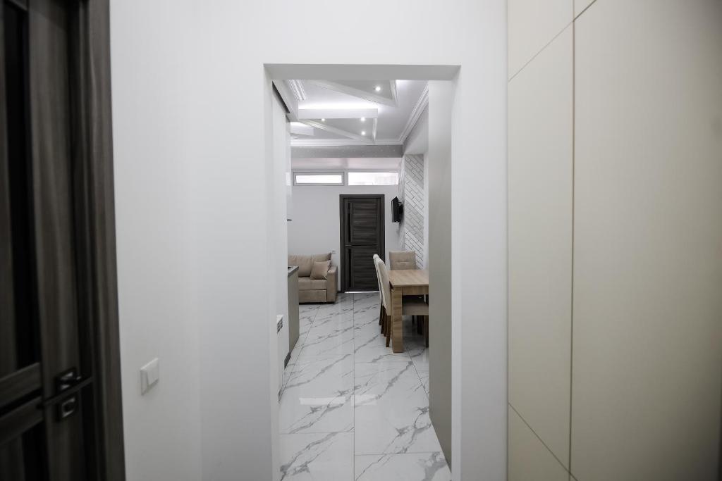 Yerevan city center apartment photo 1