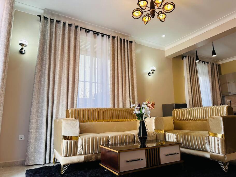 Veron’s Elegant Home