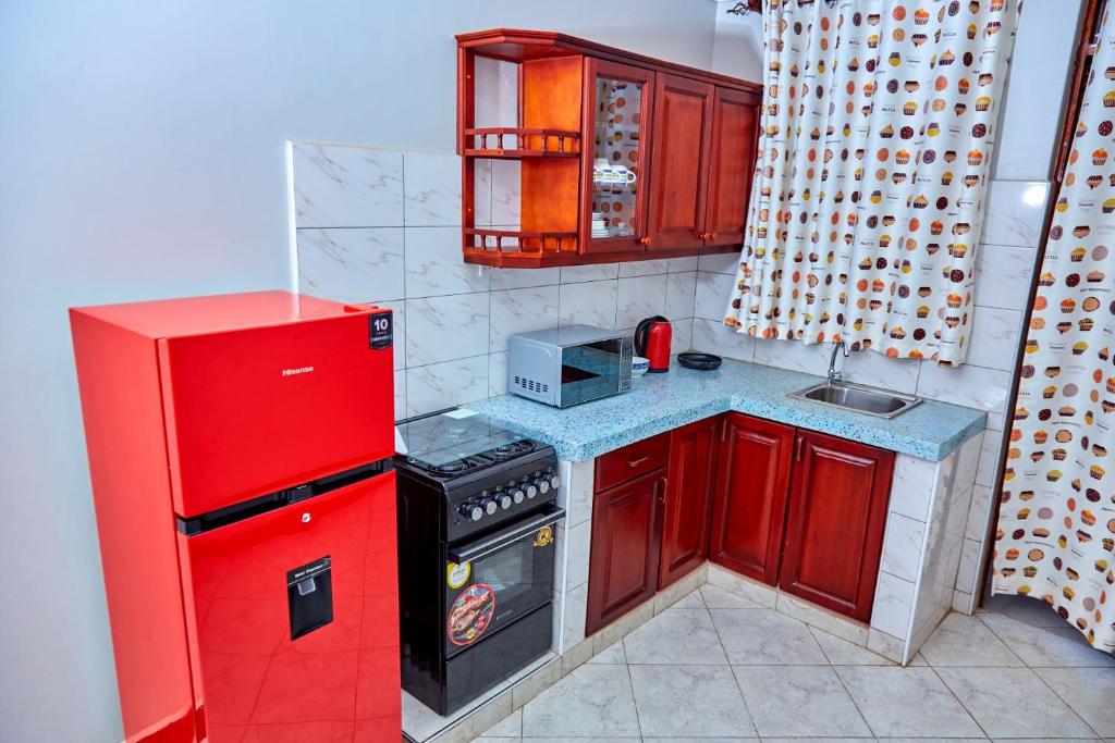 Eagle Apartments photo 2
