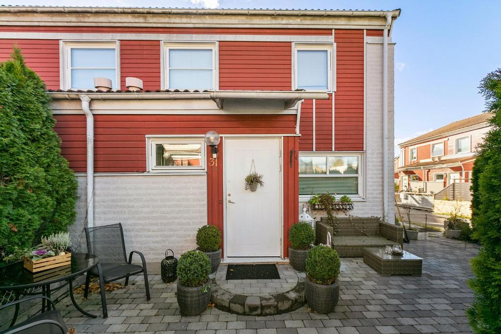 Stort tre plans hus i Vallentuna