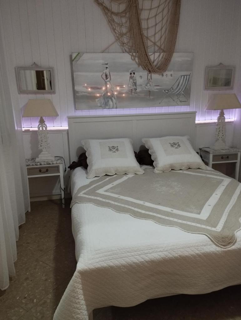 CHAMBRES D'HÔTES CHEZ CATHERINE A REUS chambre bord de mer avec salle de bains privée photo 1
