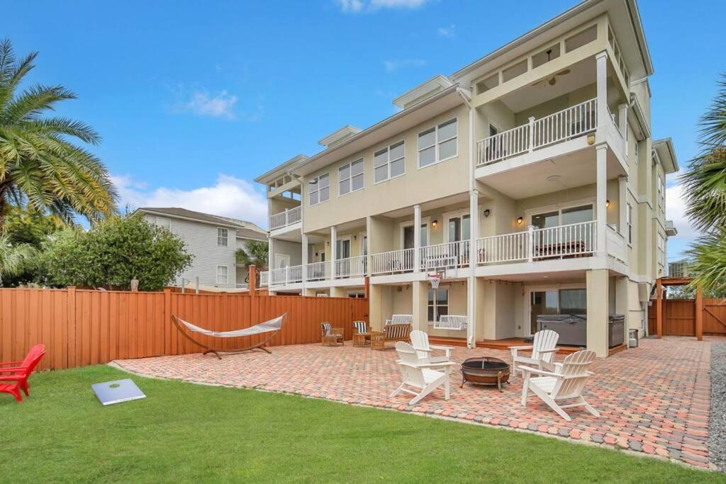 Unique 5 BDR Home on the Marsh! HOT TUB amazing su photo 1