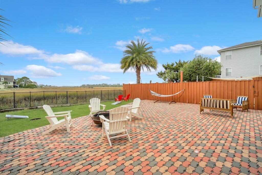 Unique 5 BDR Home on the Marsh! HOT TUB amazing su photo 2