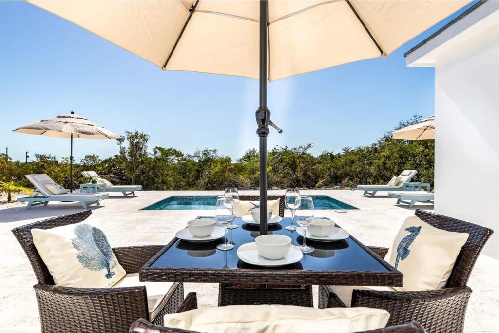 NEW Tropical Private Pool Villa Beach 5min Drive photo 3