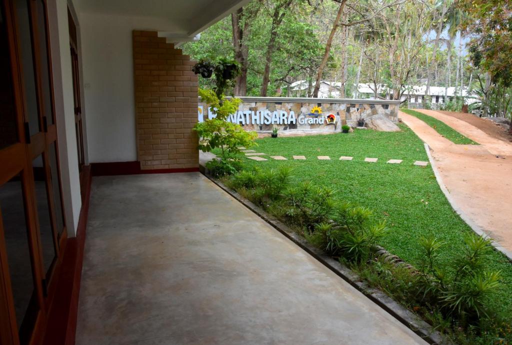 Ranathisara Grand Hotel photo 1