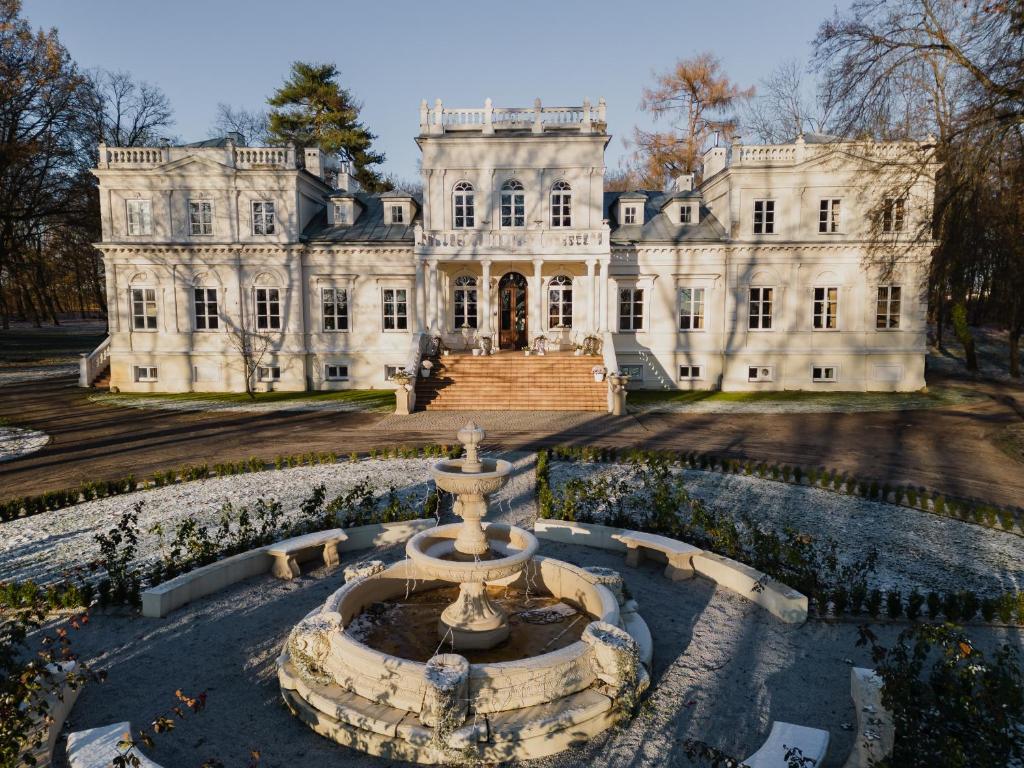 Pałac Chojnata photo 2
