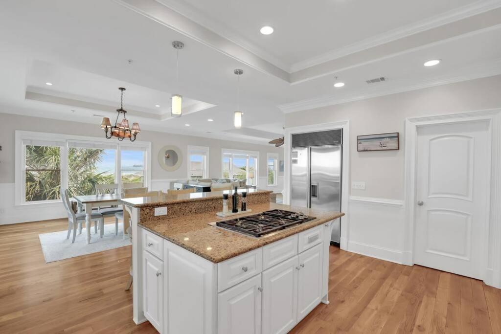 5 Bed 5 Bath Luxury Beach Front Home w/Ocean Views photo 3