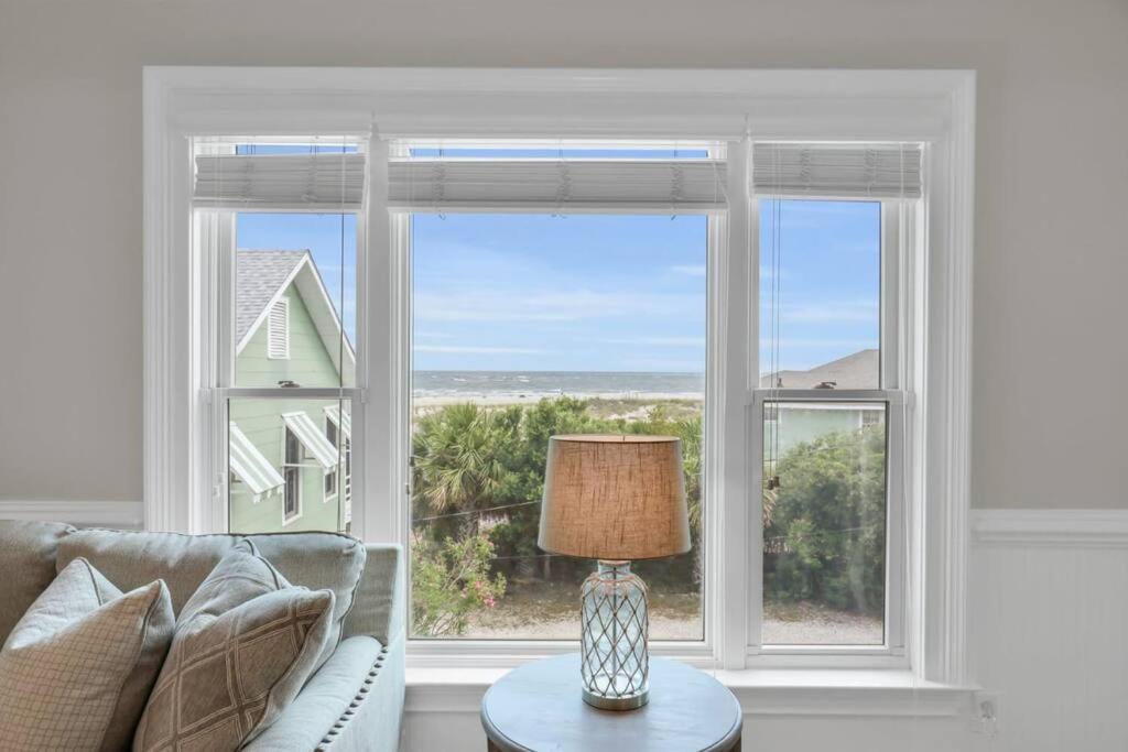 5 Bed 5 Bath Luxury Beach Front Home w/Ocean Views photo 1