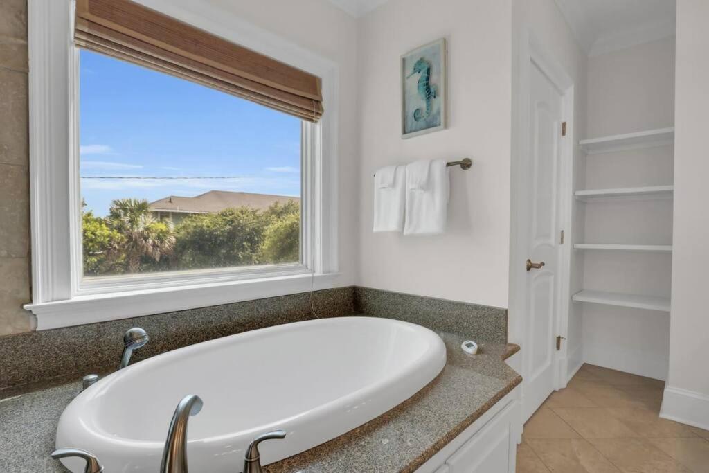 5 Bed 5 Bath Luxury Beach Front Home w/Ocean Views photo 4