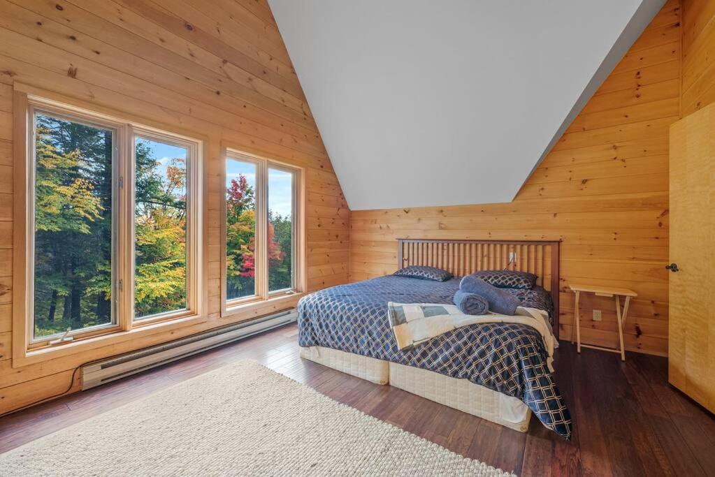 Serene Spacious Home in Creemore photo 4