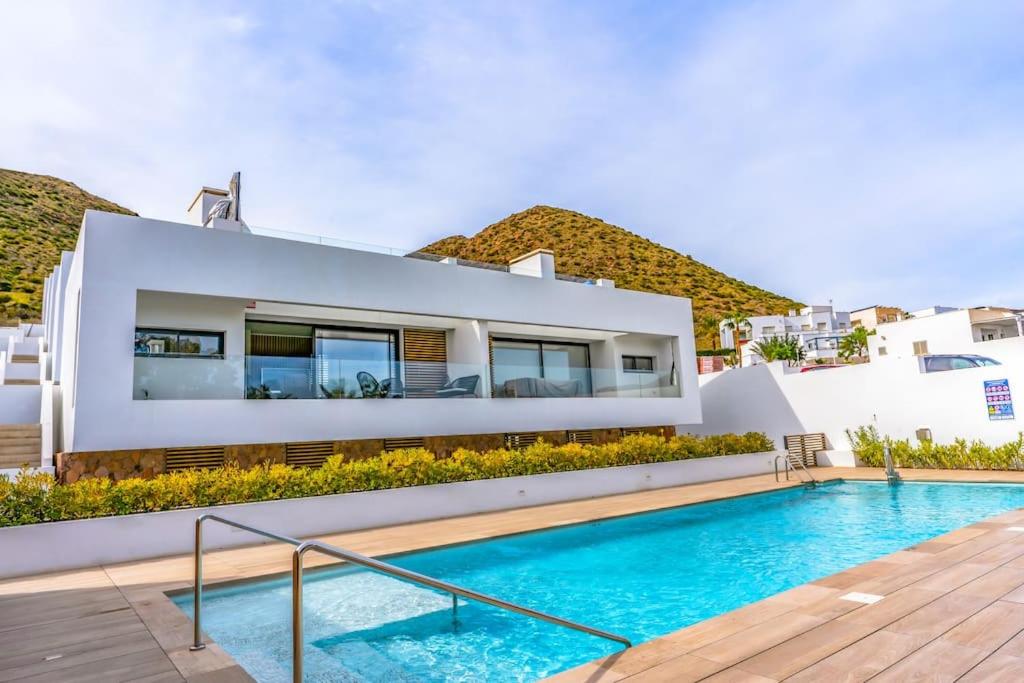 Apto Genoveses. San José. 3 Hab, WiFi, A/A, solarium, piscina y garaje