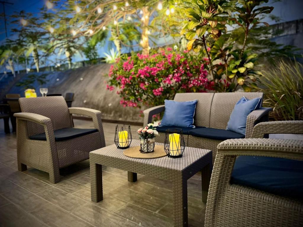 Beach villa with cozy terrace photo 2