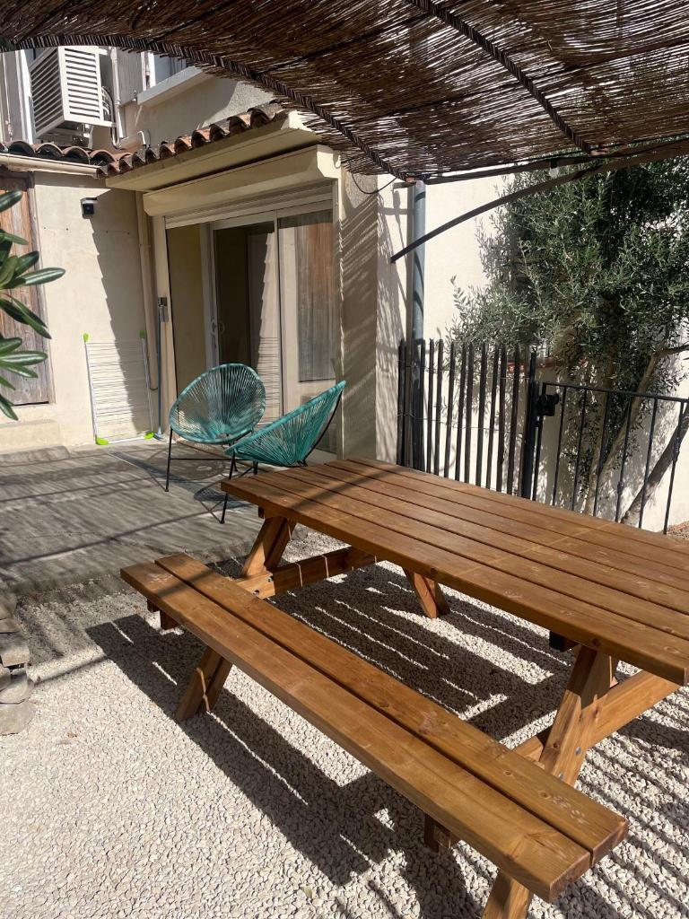 Maison de village au pied du Luberon.