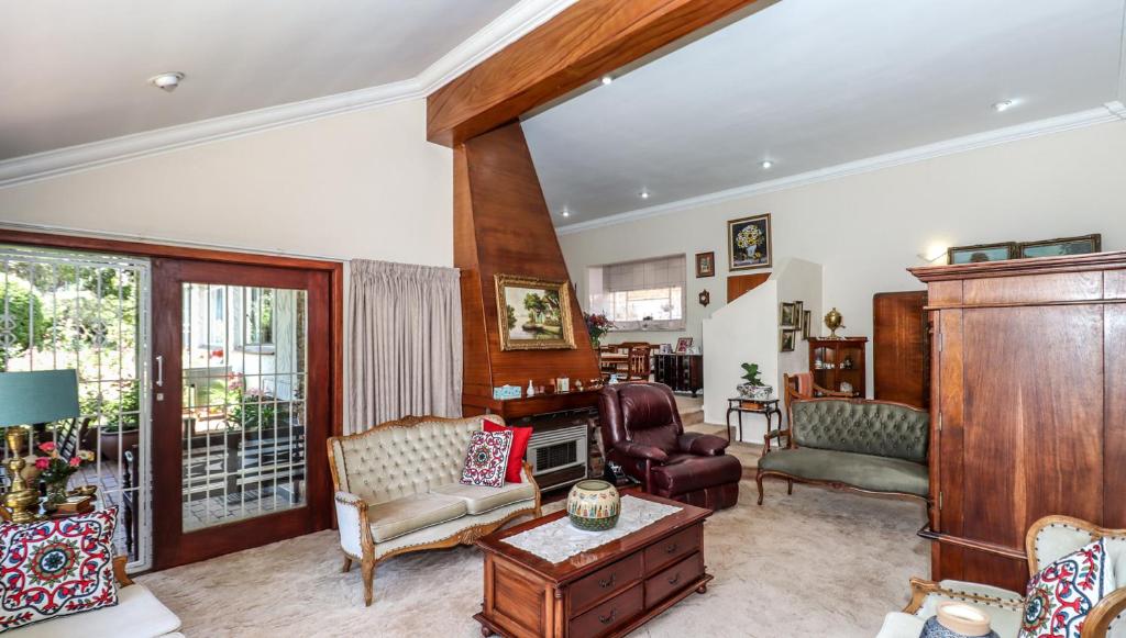 BEDFORDVIEW B&B ENTIRE ONE BEDROOM CLUSTERs photo 1