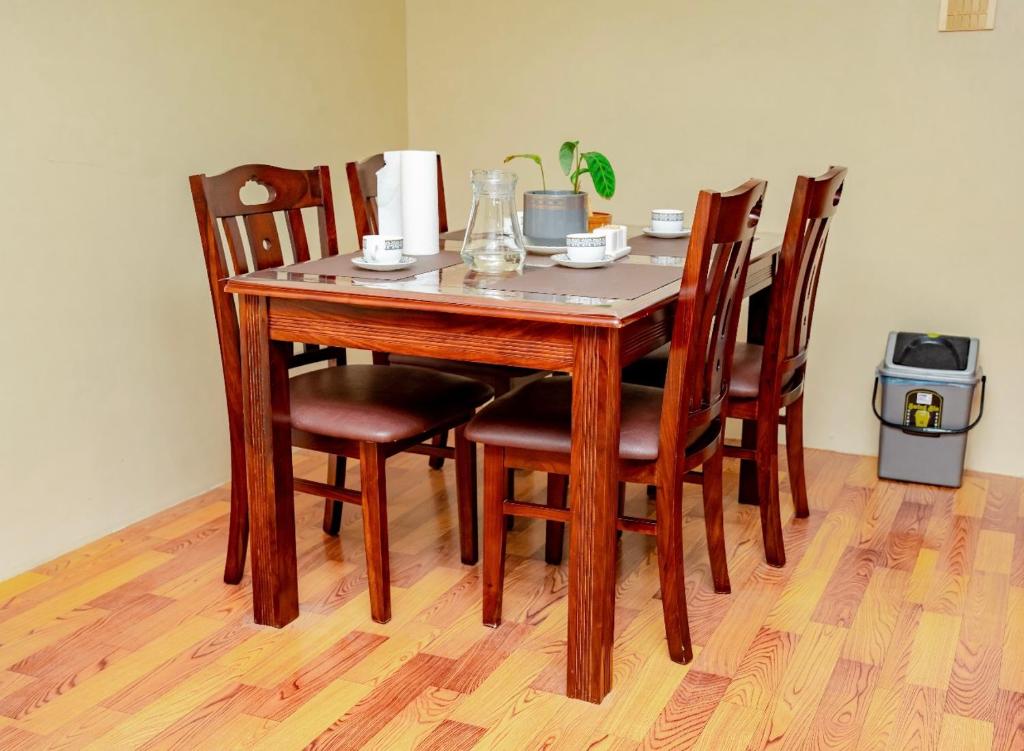 Refined residence photo 2