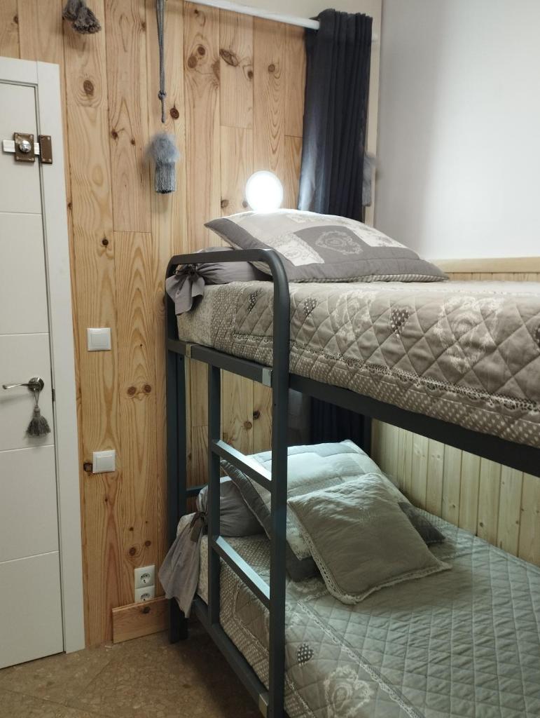 PETITE CHAMBRE D'HÔTES avec SALLE DE BAINS PRIVEE CHEZ CATHERINE A REUS photo 4