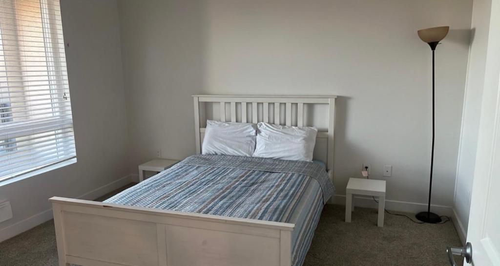 Glendale Charm: Stylish 1 Bedroom Retreat for Your Perfect Getaway! photo 2