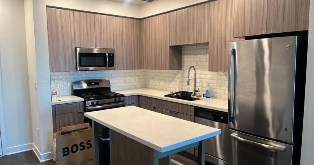 Glendale Charm: Stylish 1 Bedroom Retreat for Your Perfect Getaway! photo 3