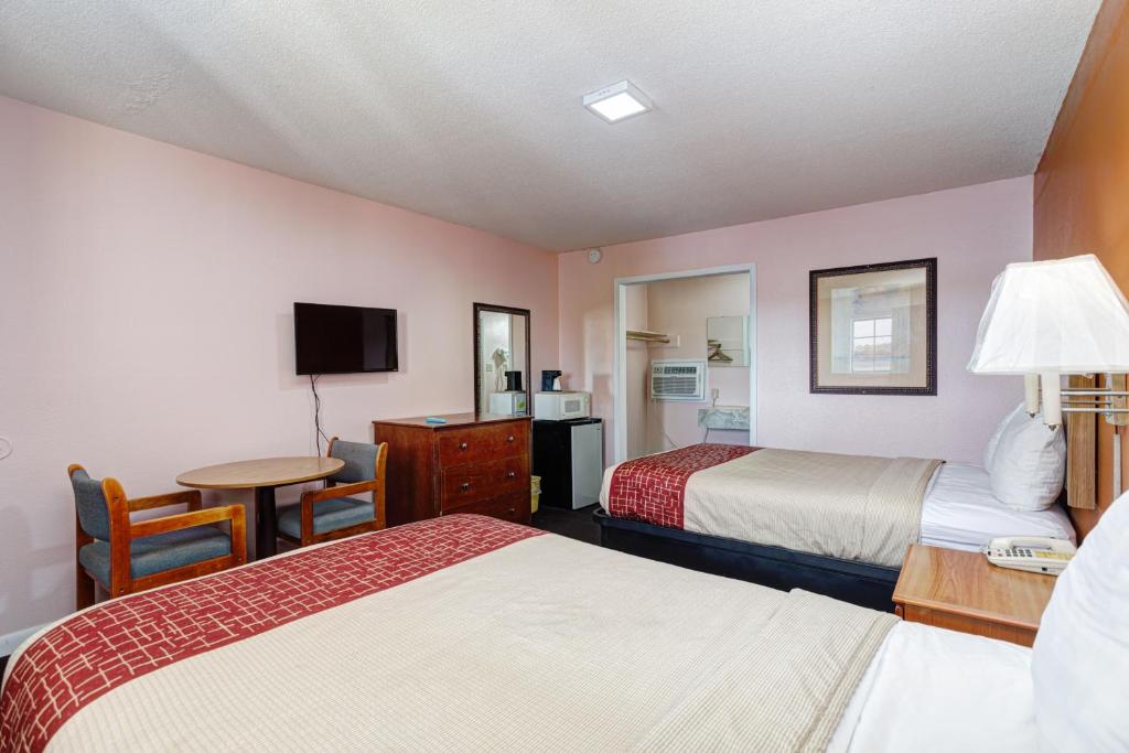 Regency Inn photo 2
