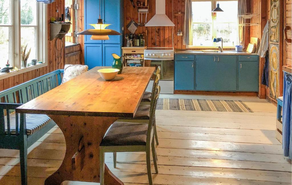 4 Bedroom Gorgeous Home In Vckelsng photo 4
