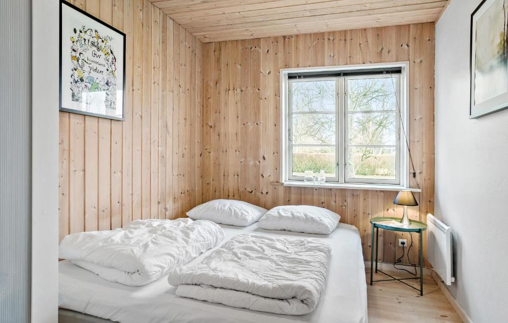 3 Bedroom Pet Friendly Home In Hjslev photo 3