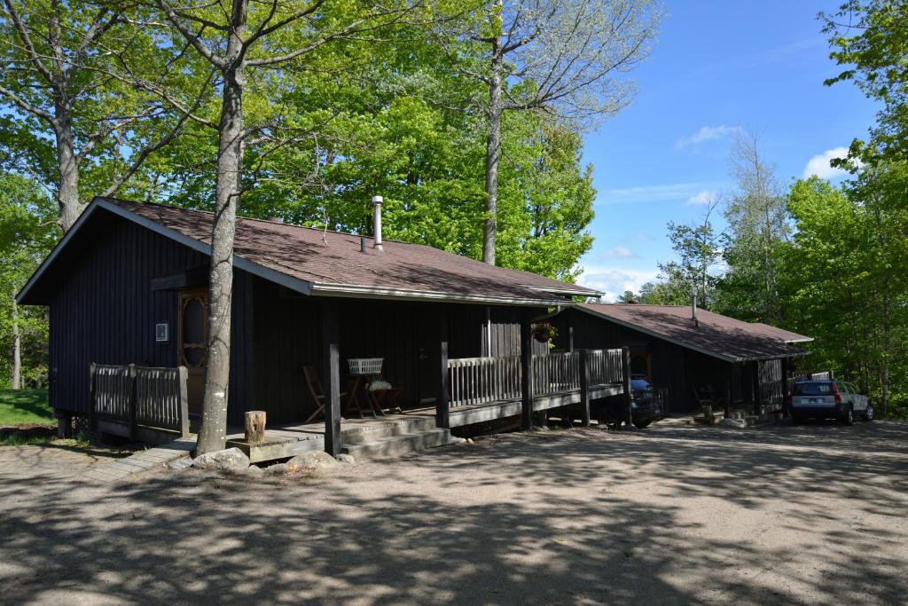 Log Cabin Inn photo 3